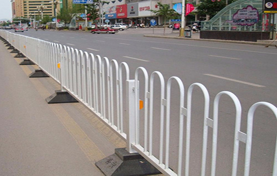 城市交通<a href=http://www.dyjybw.cn target=_blank class=infotextkey>護(hù)欄</a>