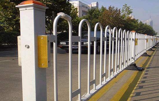 京式道路<a href=http://www.dyjybw.cn target=_blank class=infotextkey>護欄</a>